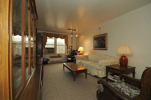 4th image of 33-04 93rd St APT 3W