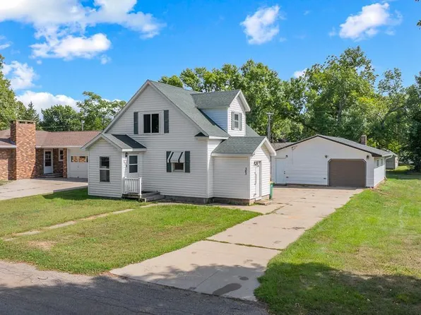 303 S Brook St, Hendricks, MN 56136