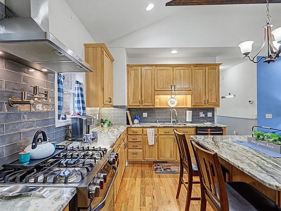 3rd image of 340 Country Mountain Ridge Dr