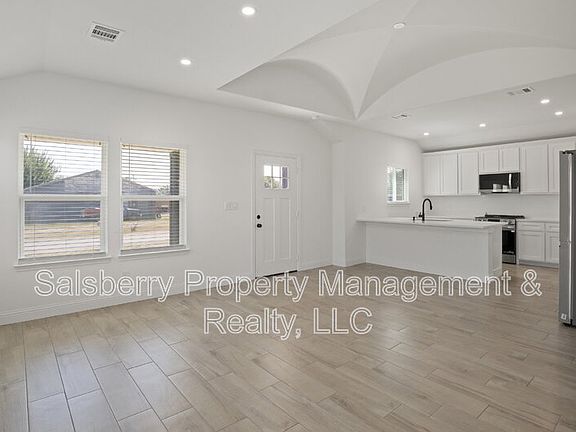 5th image of 338 S 3rd St