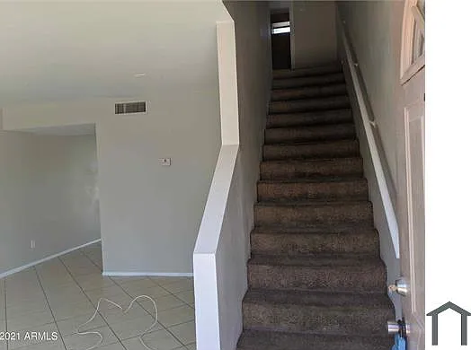 3 bed, 1243 sqft, $2,590 — Photo 2
