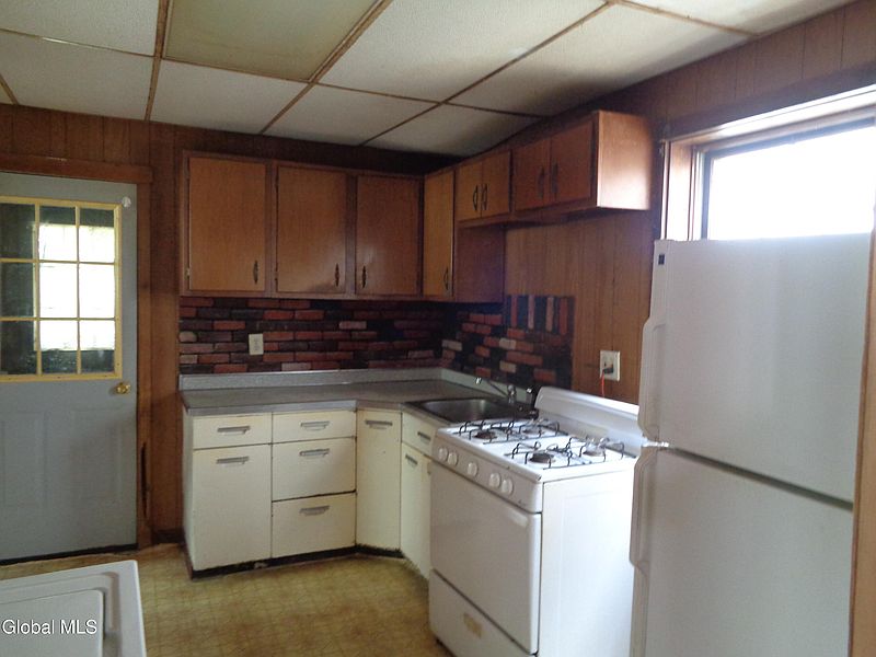 3rd image of 1214 5th Avenue