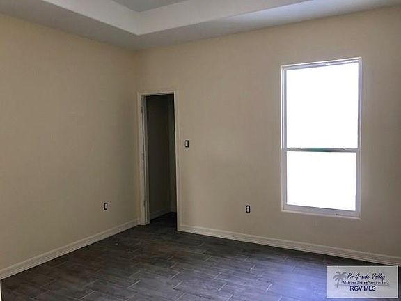5th image of 7043 Lago Vista Blvd
