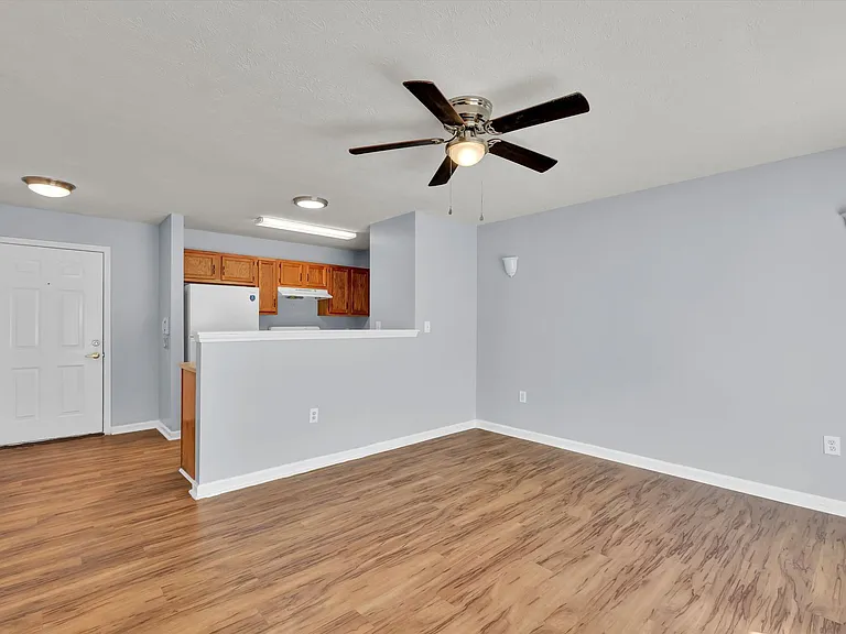 Rowan Place Apartments — Photo 19