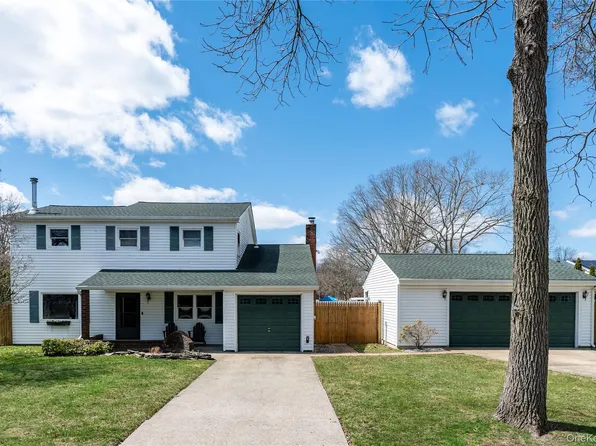 86 Tremont Avenue, Medford, NY 11763