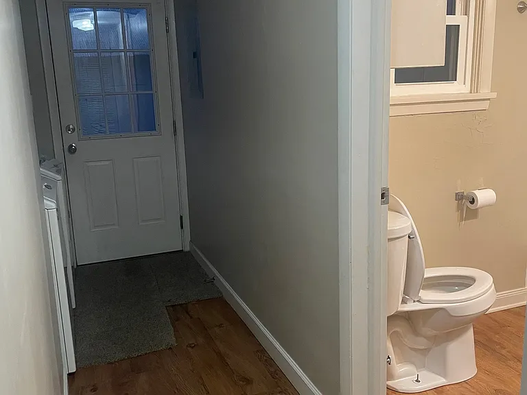 715 W Wiley St — Photo 11