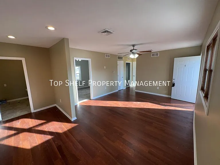 4148 Mattern Ave — Photo 2