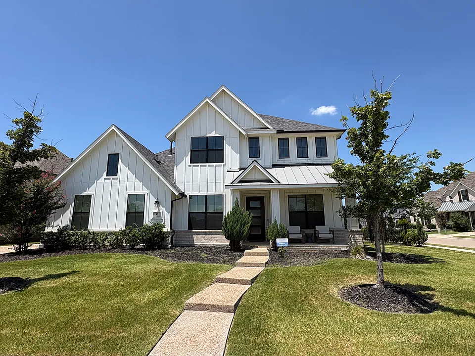 1451 Maplewood Dr
