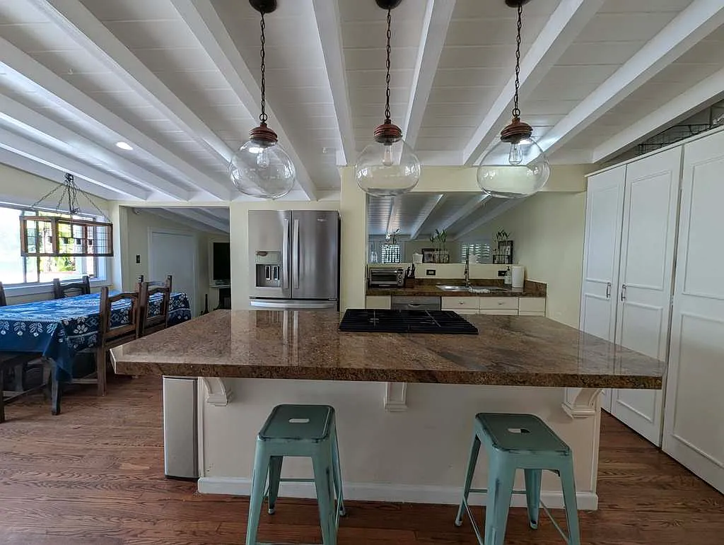 2 bed, 1.0 bath, $5,000 — Photo 3