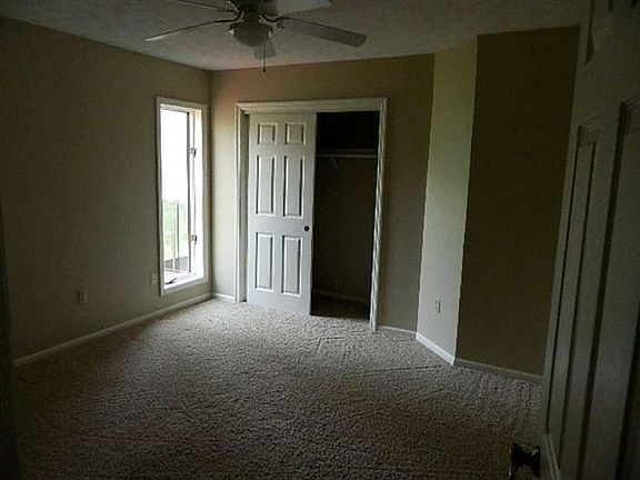 4th image of 1627 Hickory Glen Dr