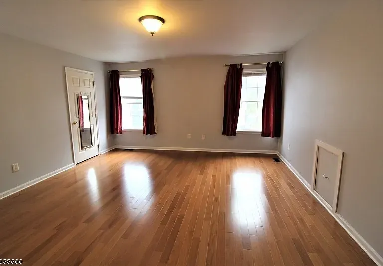 53 Hendrickson Dr — Photo 14