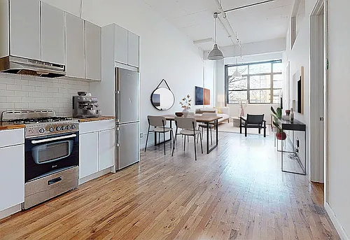 315 Seigel St Photo 1