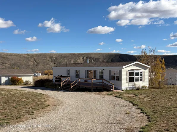 14 Oriole Ln, Boulder, WY 82923