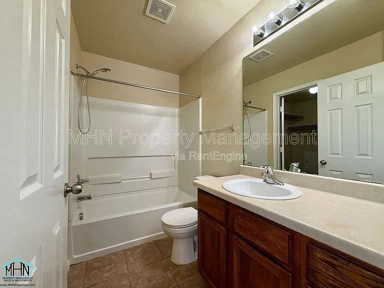 5807 Golf Bnd #2 — Photo 15