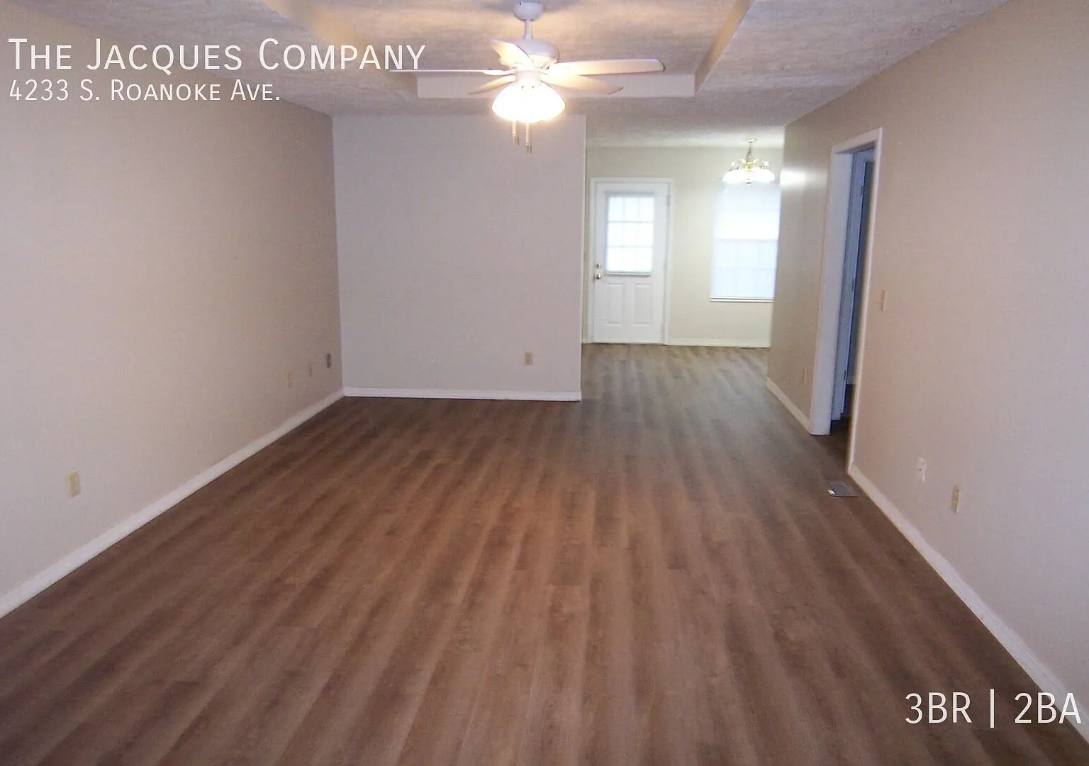 3 Bedroom 2 Bath 2 Car Garage Across the Street from a Park w/Jog Trail — Photo 2