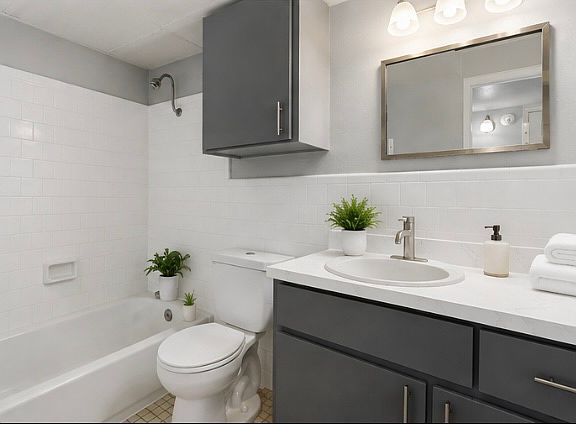 5th image of 4316 Baldwin Ave #4318-201