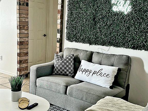 2nd image of 314 Maiele Cir