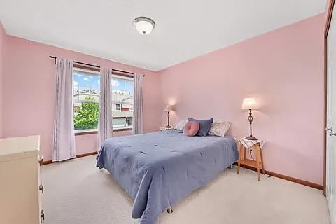 3 bed, 2.5 bath, 1638 sqft, $2,600 — Photo 2
