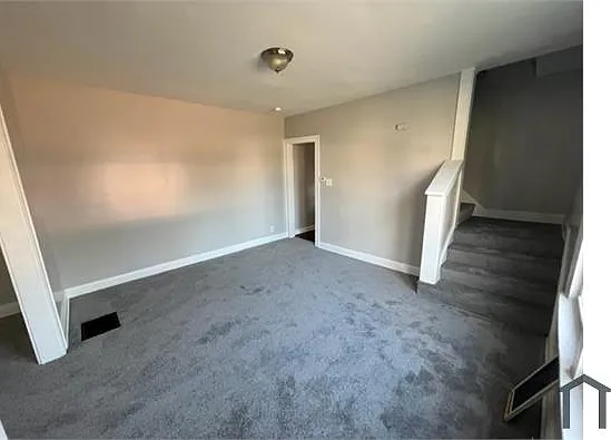 3 bed, 1100 sqft, $1,450 — Photo 2