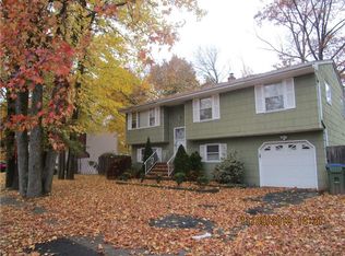 32 Schubert Ave, Edison, NJ 08820