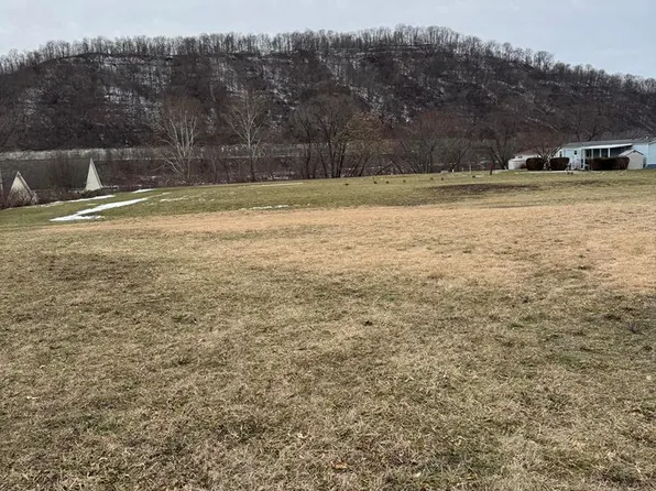 1100 W. BALTIMORE AVE, McMechen, WV 26040