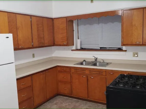 (undisclosed Address), Whiting, IN 46394