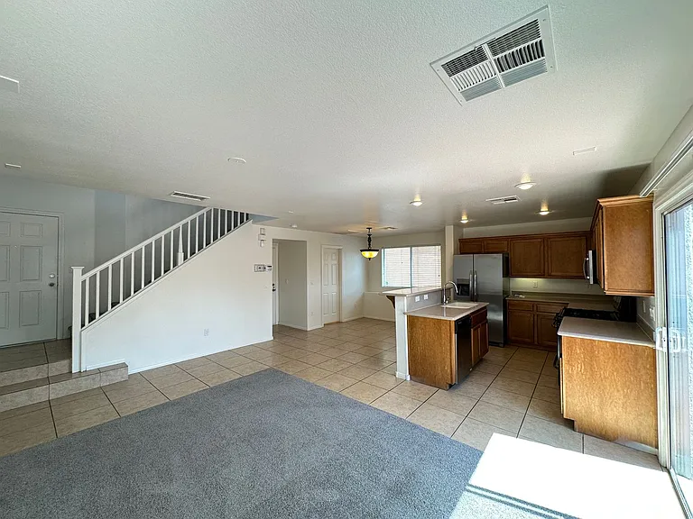 7305 Prussian Green St — Photo 5