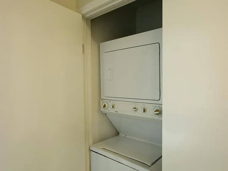 2100 E Stassney Ln #A — Photo 16