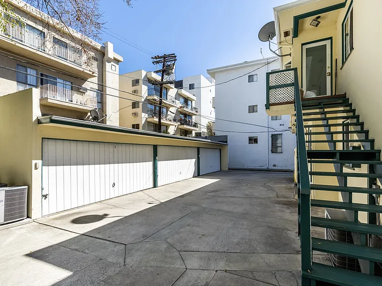 1412 Kelton Ave #1416.5 — Photo 24