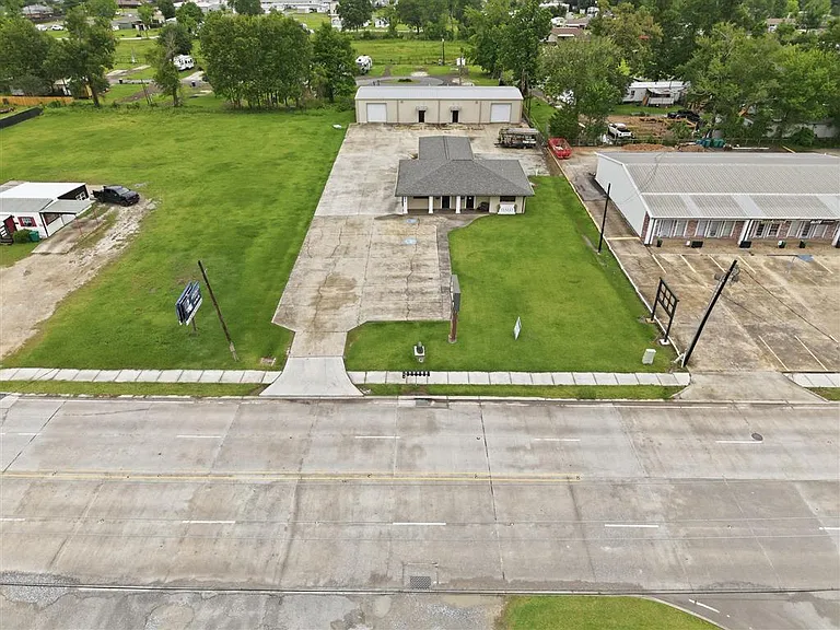2412 Maplewood Dr #1 — Photo 13