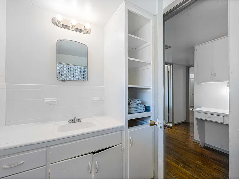 Gaston Uptown Apartments — Photo 8