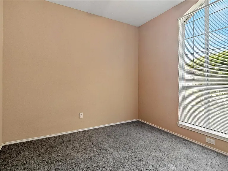 10610 Stone Falls Ln — Photo 16