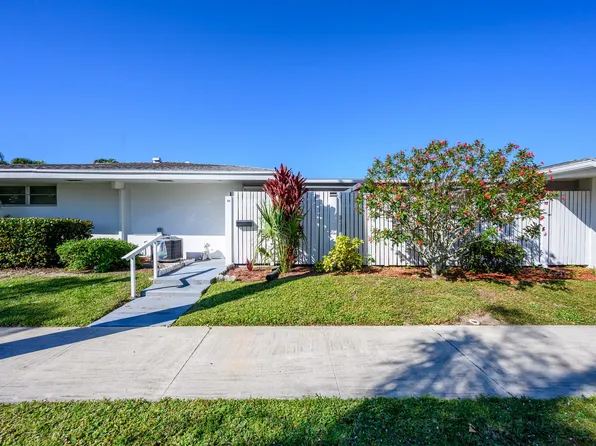 95 East Ct, Royal Palm Beach, FL 33411