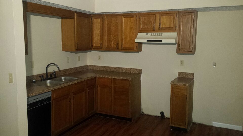 2nd image of 2347-2349 N Michigan Rd