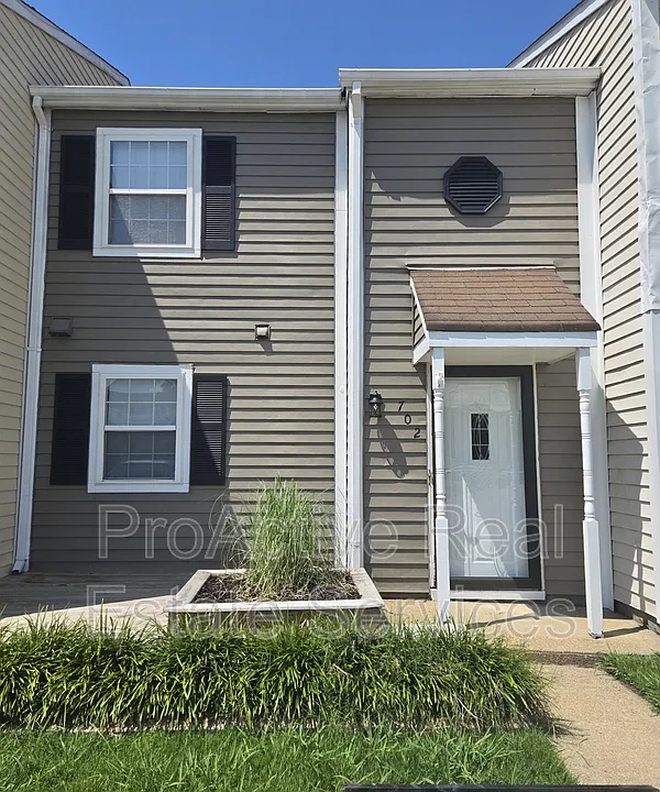702 Spence Cir