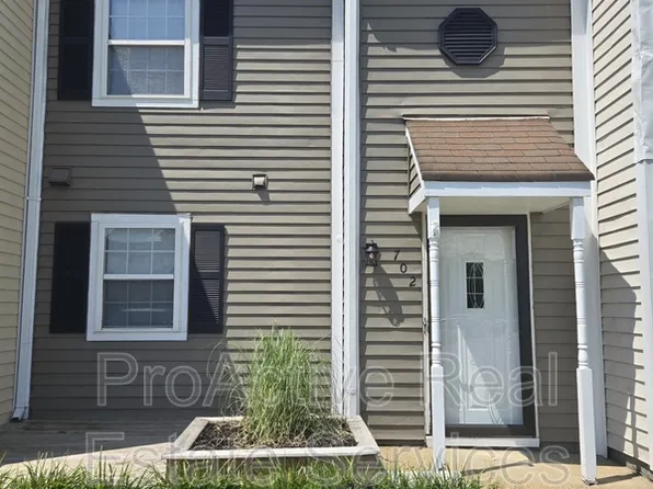 702 Spence Cir, Virginia Beach, VA 23462