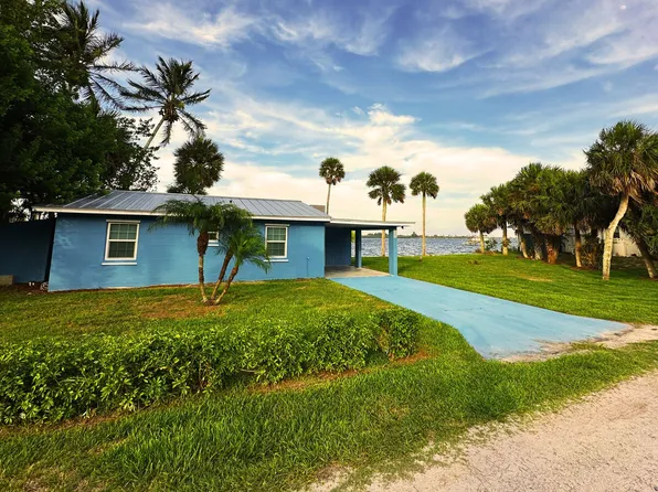 9200 44th Avenue, Sebastian, FL 32958