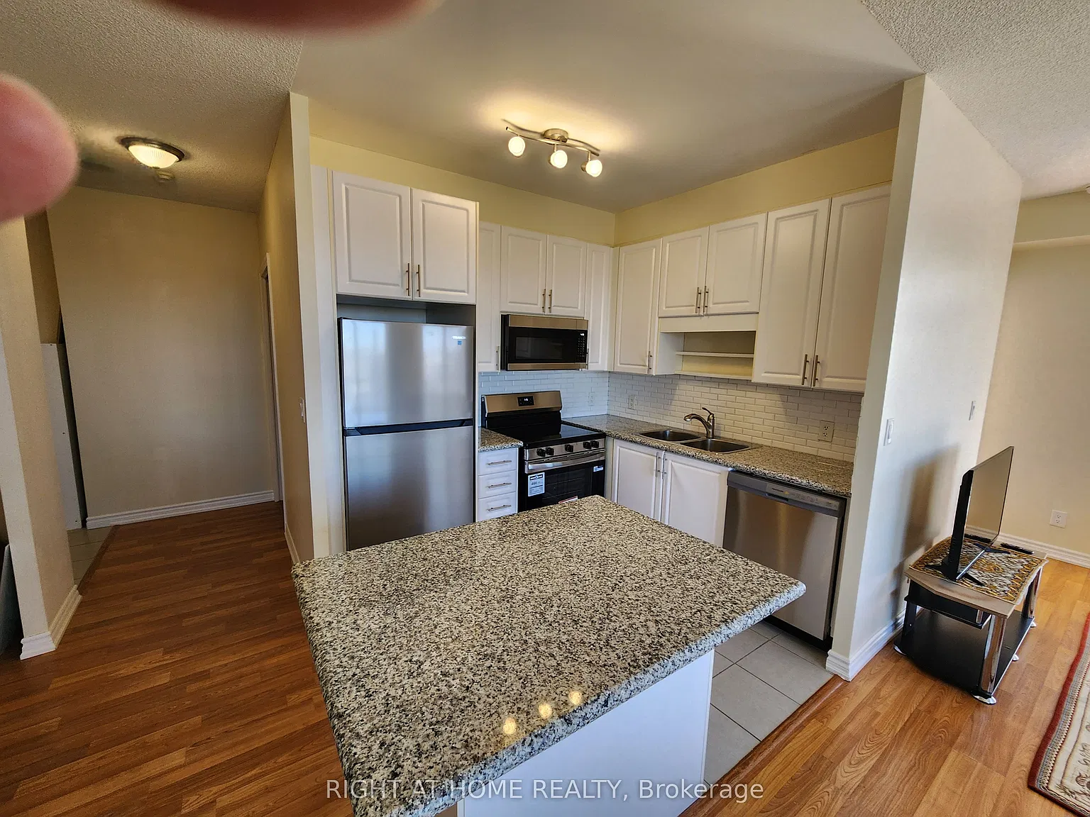 135 Wynford Dr — Photo 3