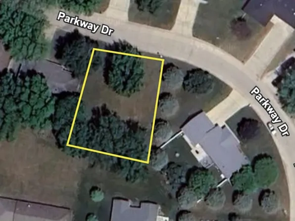 102 Parkway Dr, Spencer, IA 51301