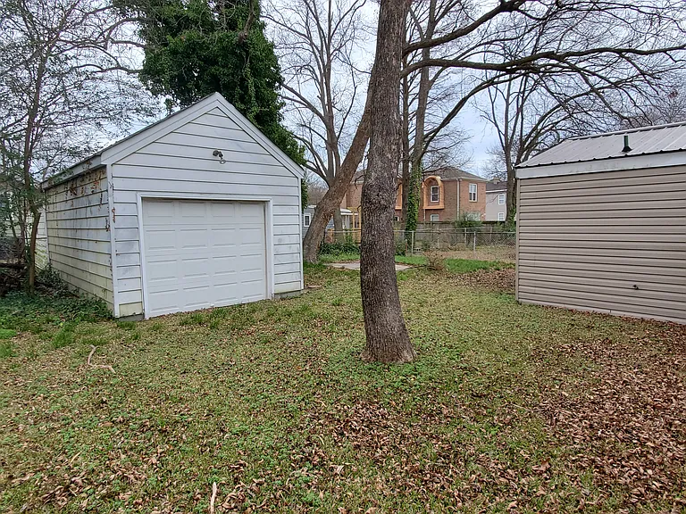 1410 W 39th St — Photo 29