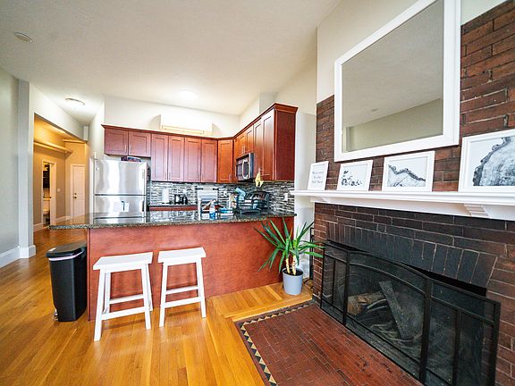 2nd image of 37 Bay State Rd APT 4