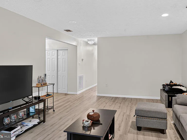 6929 Clearwind Ct #B — Photo 3