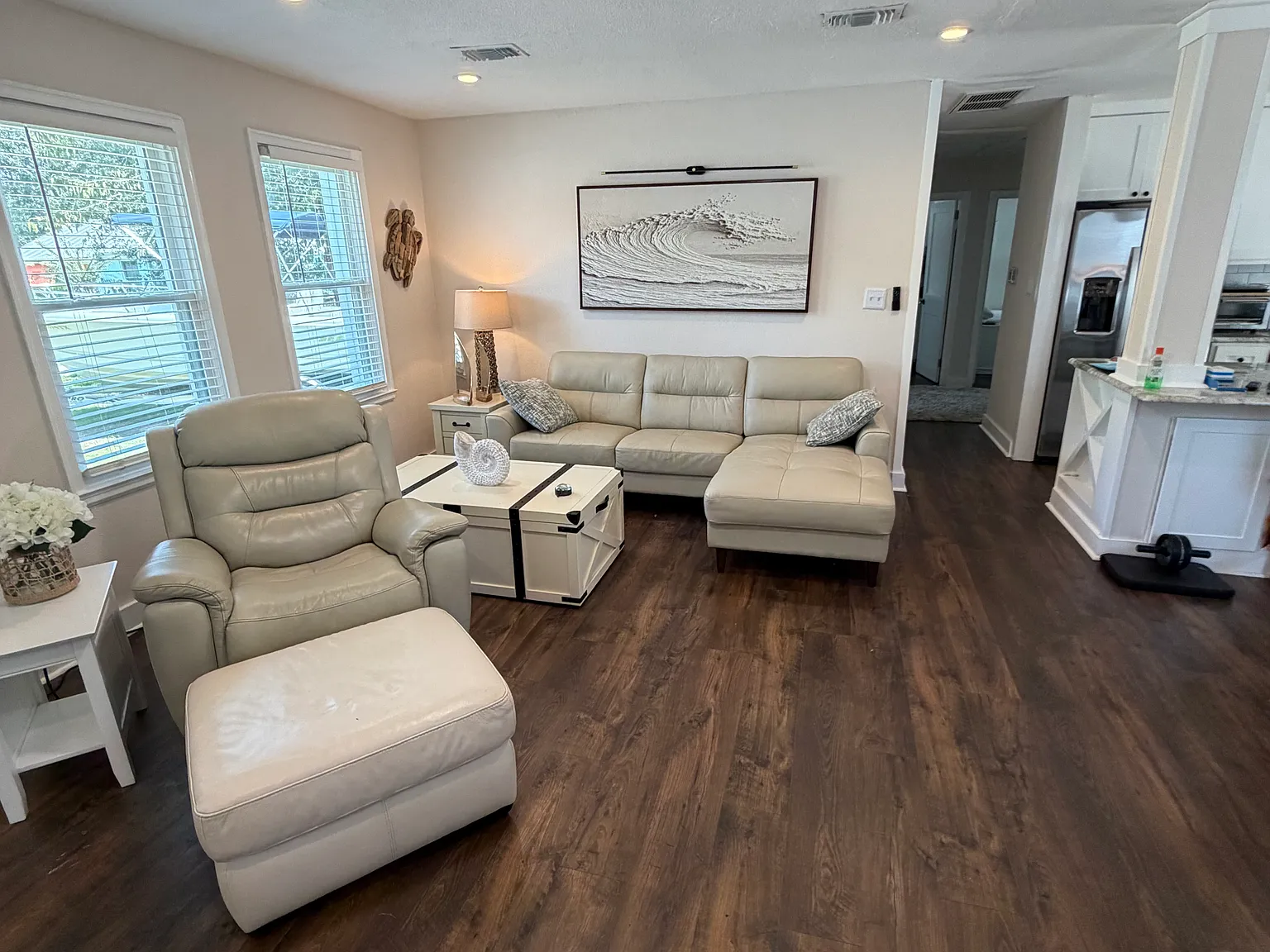 3 bed, 1079 sqft, $2,900 — Photo 2