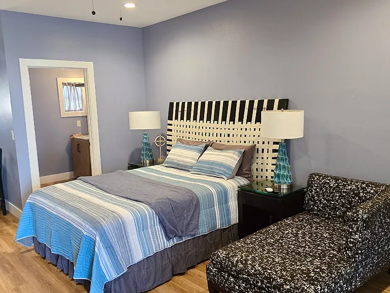 704 S Lakeshore Blvd #5 — Photo 4
