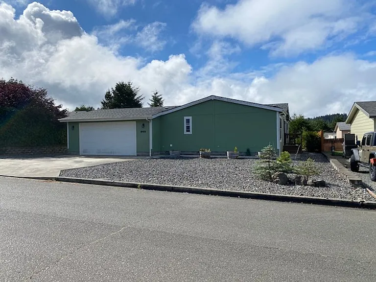 949 Blanco Ave — Photo 4
