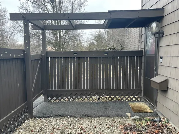 231 Wildflower Dr APT 4, Ithaca, NY 14850