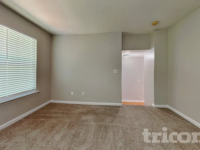 46 Crescent Woode Way — Photo 15