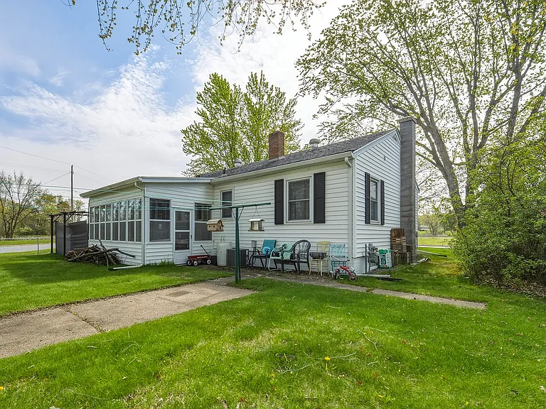3258 Anderson Dr — Photo 4