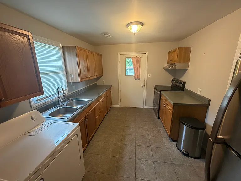 312 W Charlotte Ave #312 — Photo 9