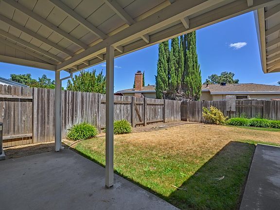5th image of 62 Rose Mead Cir